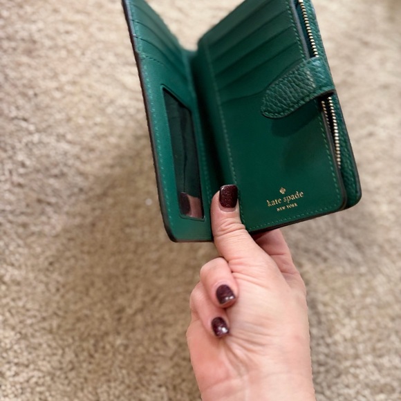 Kate Spade Madison Forest Green Leather Billfold - Picture 3 of 5